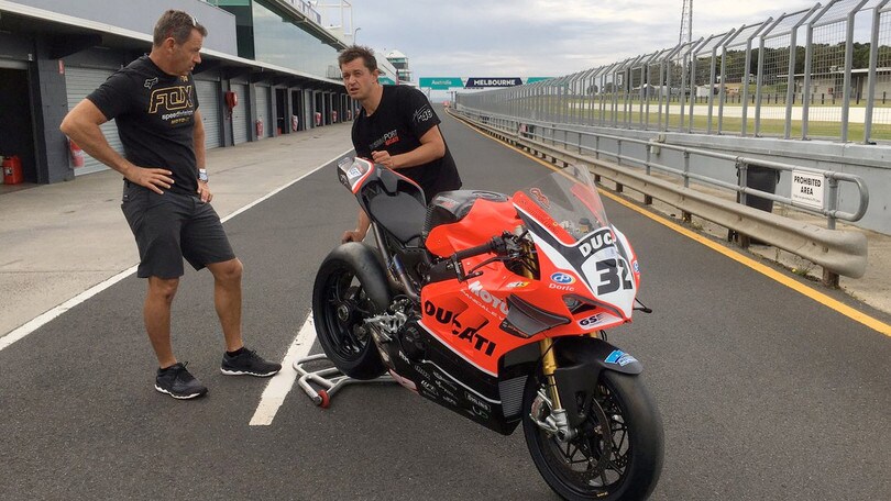 ASBK: Troy Bayliss recluta il meccanico di Rossi