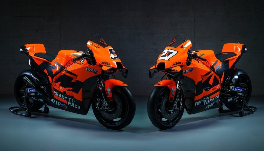 KTM: le RC16 Tech3 in total orange per il 2021