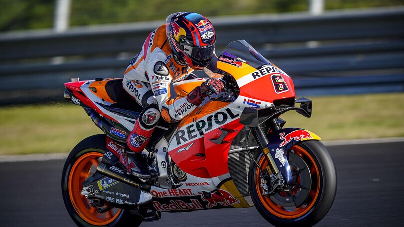 MotoGP, Test Qatar: Bradl conduce, ma gli occhi sono puntati sui rookie