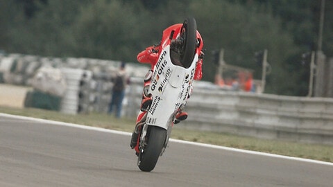 Brno 1998, Max Biaggi and the wheelie to impress Anna Falchi