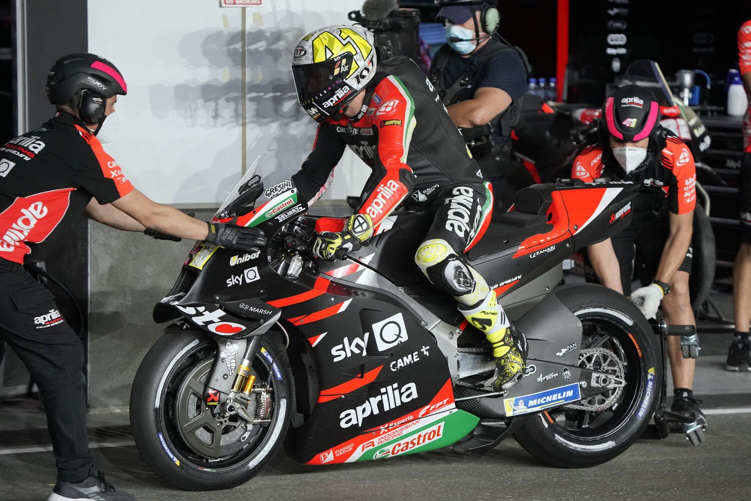 MotoGP Doha: serve un pilota diverso per portare l'Aprilia sul podio?