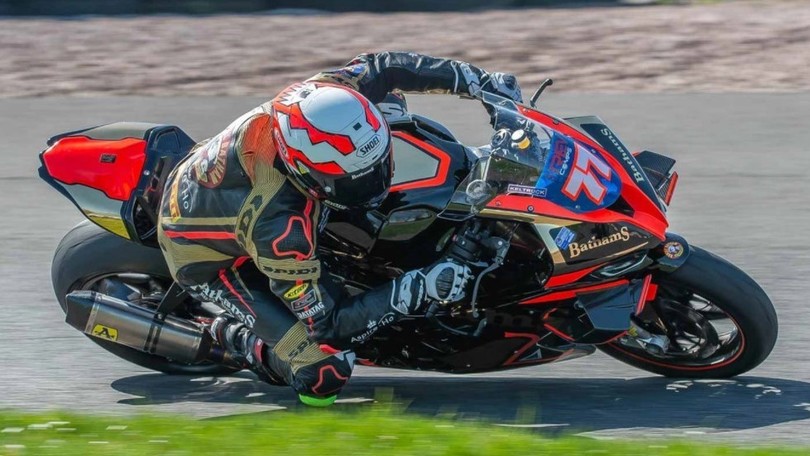 BSB: Taylor Mackenzie vince al debutto sulla BMW M1000RR