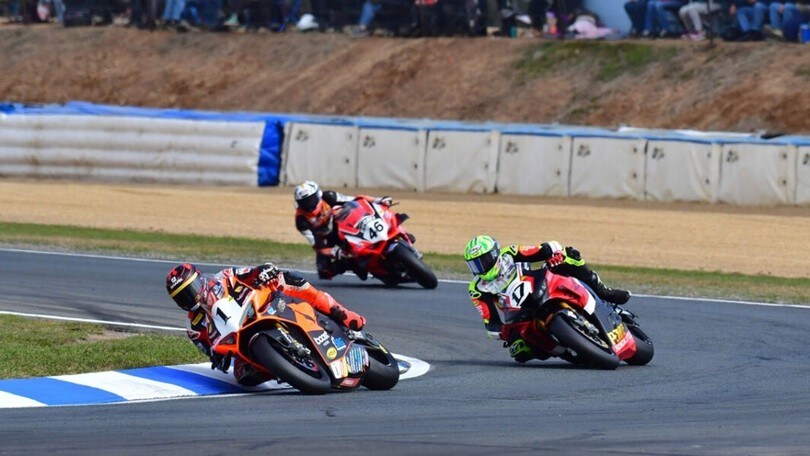 ASBK: Maxwell e Herfoss vincono le due gare a Wakefield Park