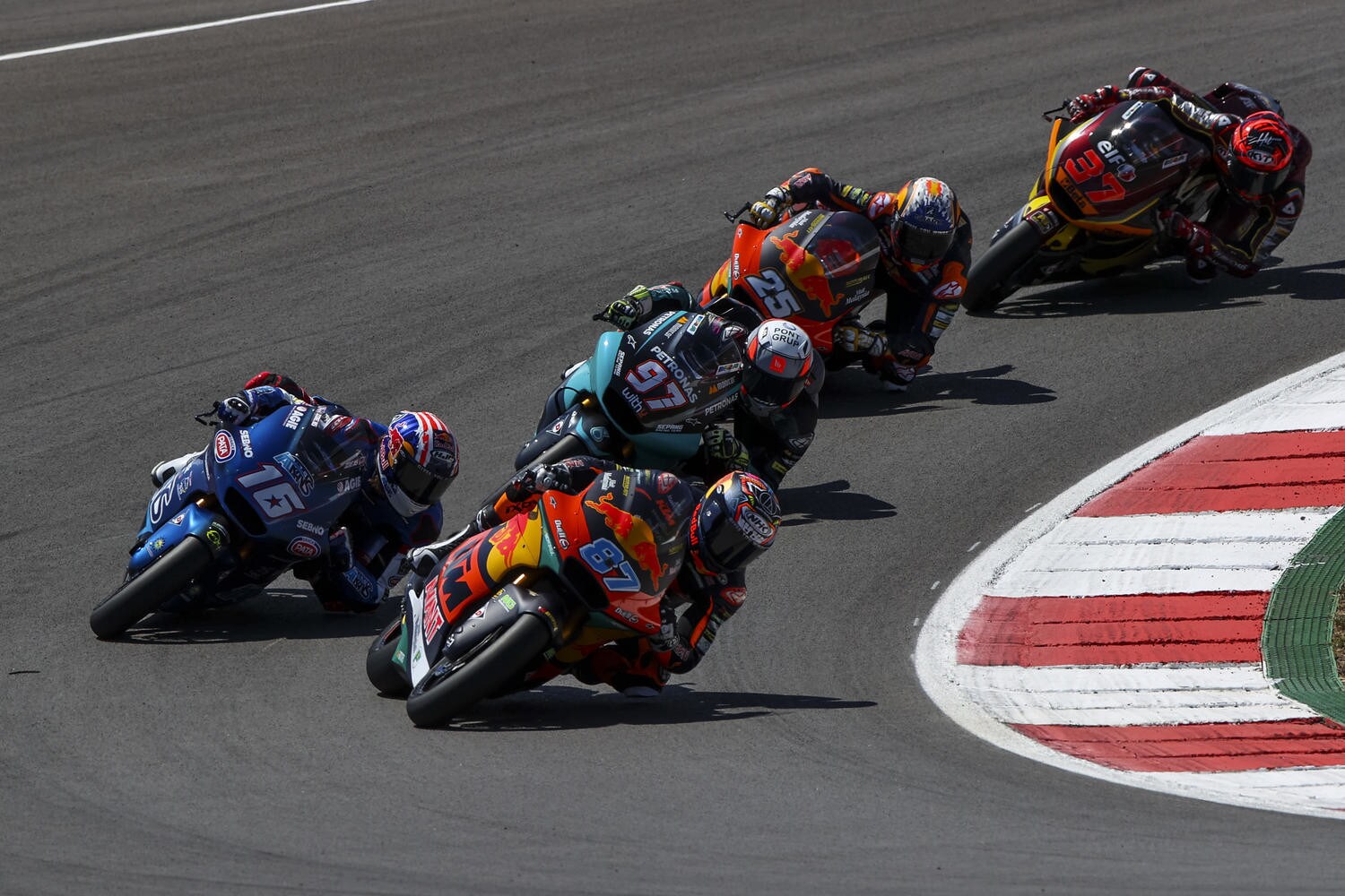 Moto2 GP Spagna: i primi tre per la fuga, Bezzecchi a caccia del podio