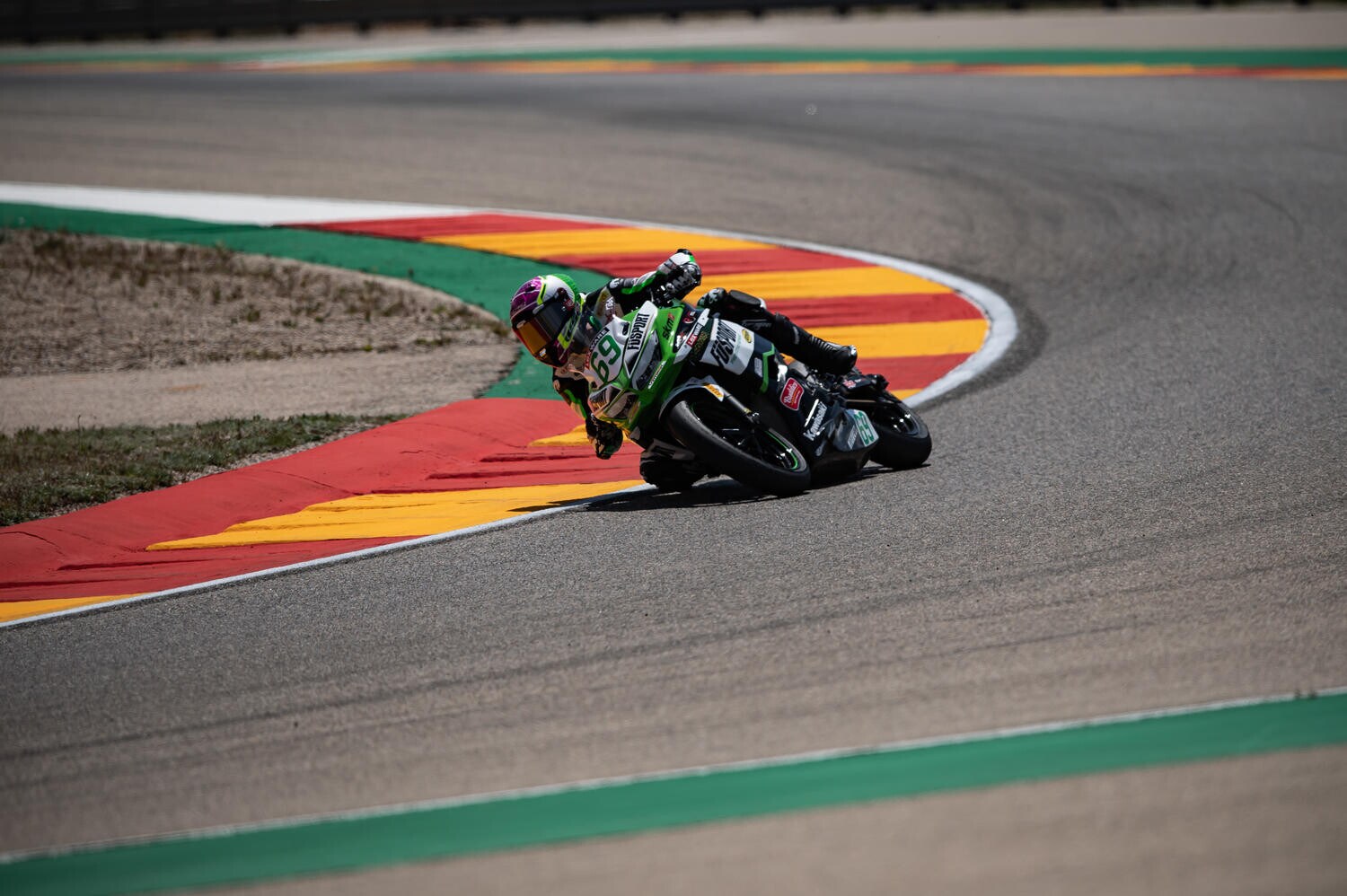 SSP300 Aragon, gara-2: Booth-Amos regola Orradre e Huertas
