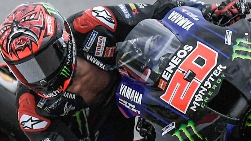 Moto3 and open suits: steady (and quick) hands are required