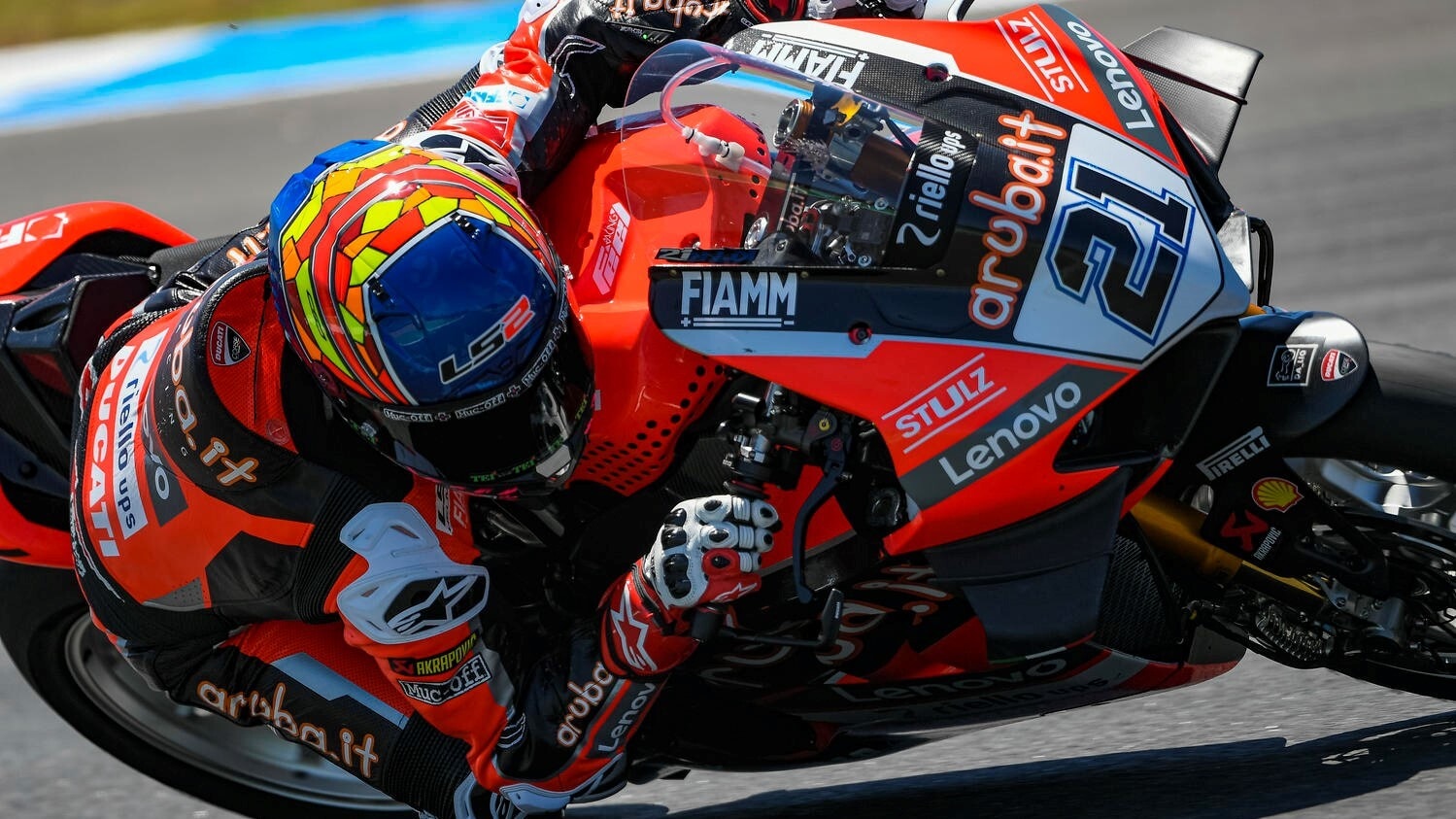 SBK Misano, FP2: un Rinaldi infuocato mette in riga Lowes e Rea