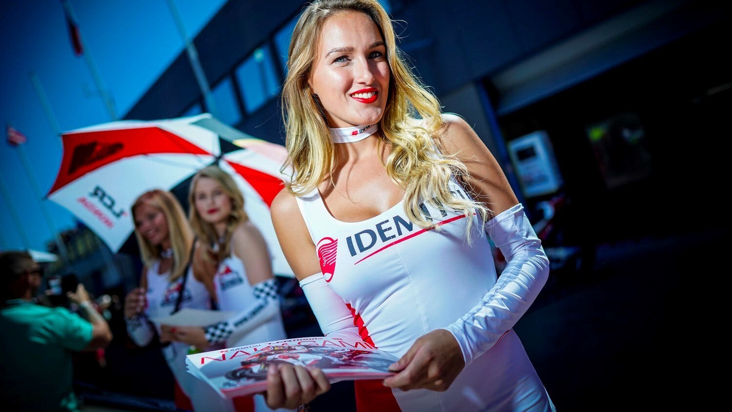 MotoGP, Assen amarcord: le ombrelline più belle del GP d'Olanda