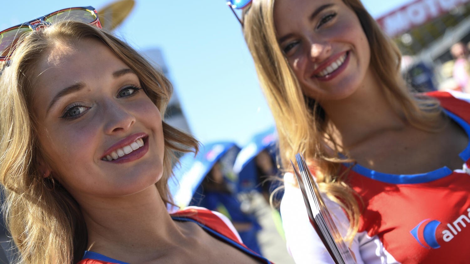 MotoGP, Assen amarcord: le ombrelline più belle del GP d'Olanda