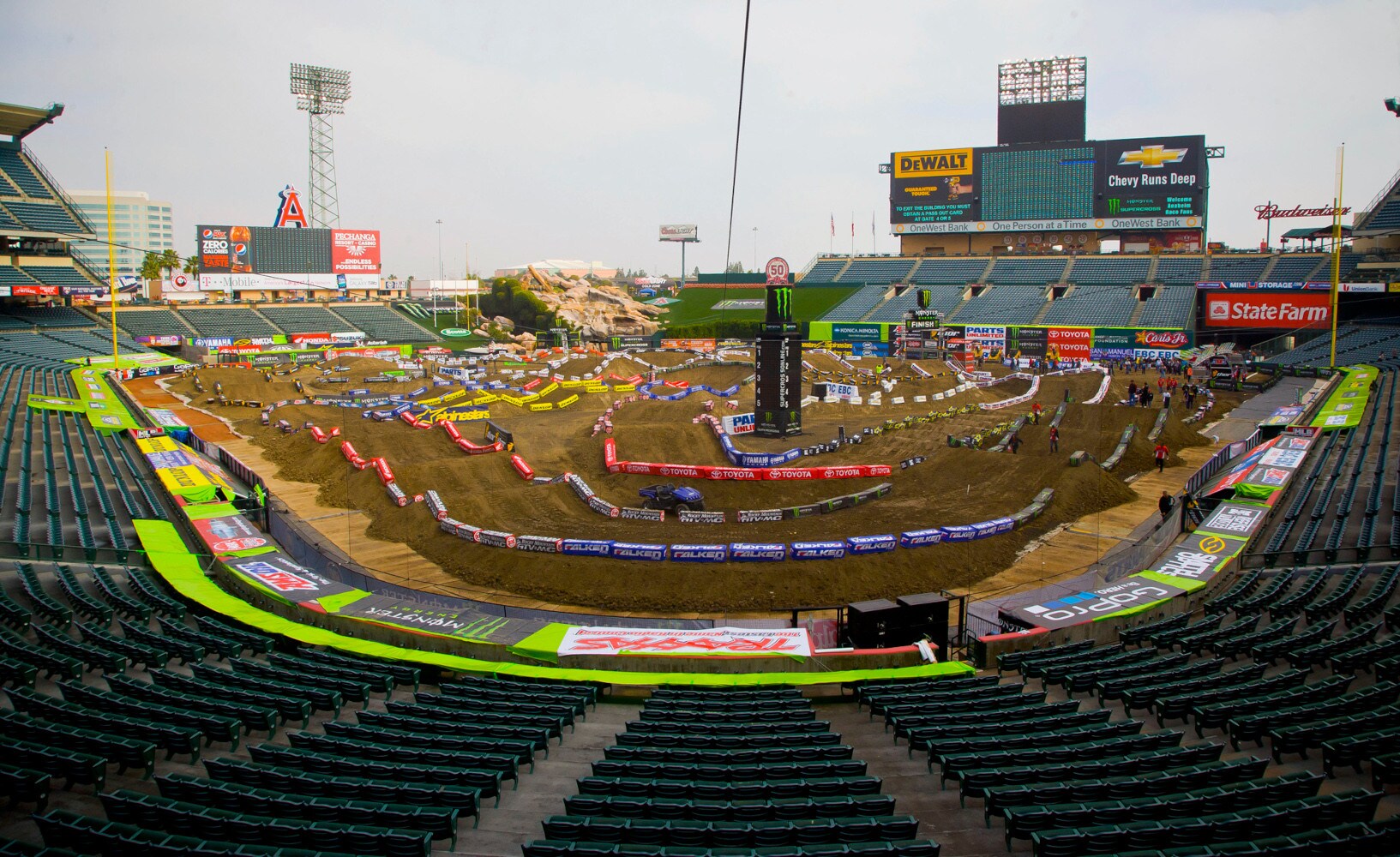 AMA Supercross: L’Angel Stadium di Anaheim scelto per la prima tappa