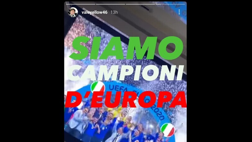 Italia Campione d'Europa: da Rossi a Bagnaia, la gioia dei piloti italiani FOTO