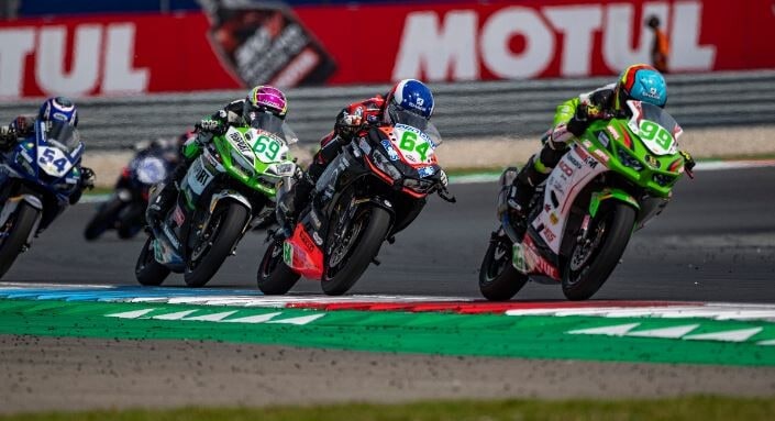 SSP300, Huertas a Most per fuggire, Booth-Amos per reagire