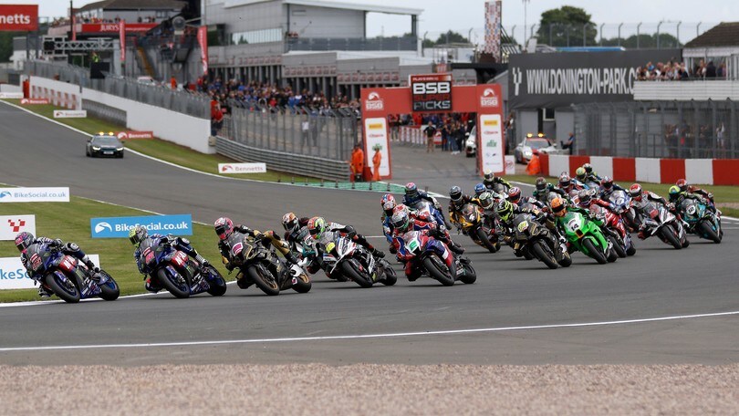 BSB: O'Halloran, Mackenzie e Bridewell trionfano a Donington Park