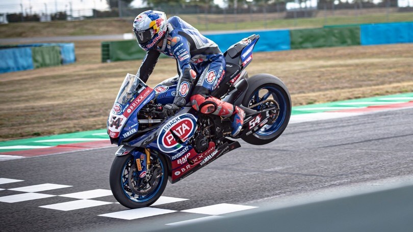 SBK Magny-Cours, Gara 1: Razgatlioglu imprendibile, Locatelli sul podio