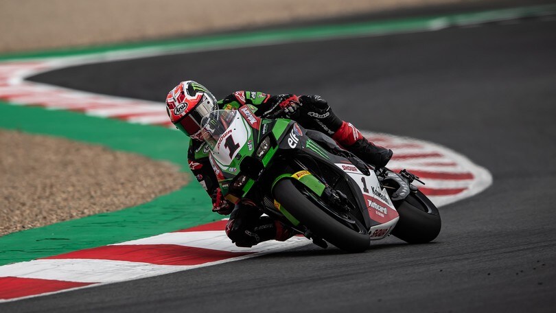 SBK, Barcellona: Rea precede Razgatlioglu nelle FP1, Locatelli quinto