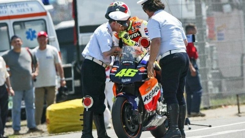 MotoGP, le 5 esultanze più curiose dell'era moderna del Motomondiale