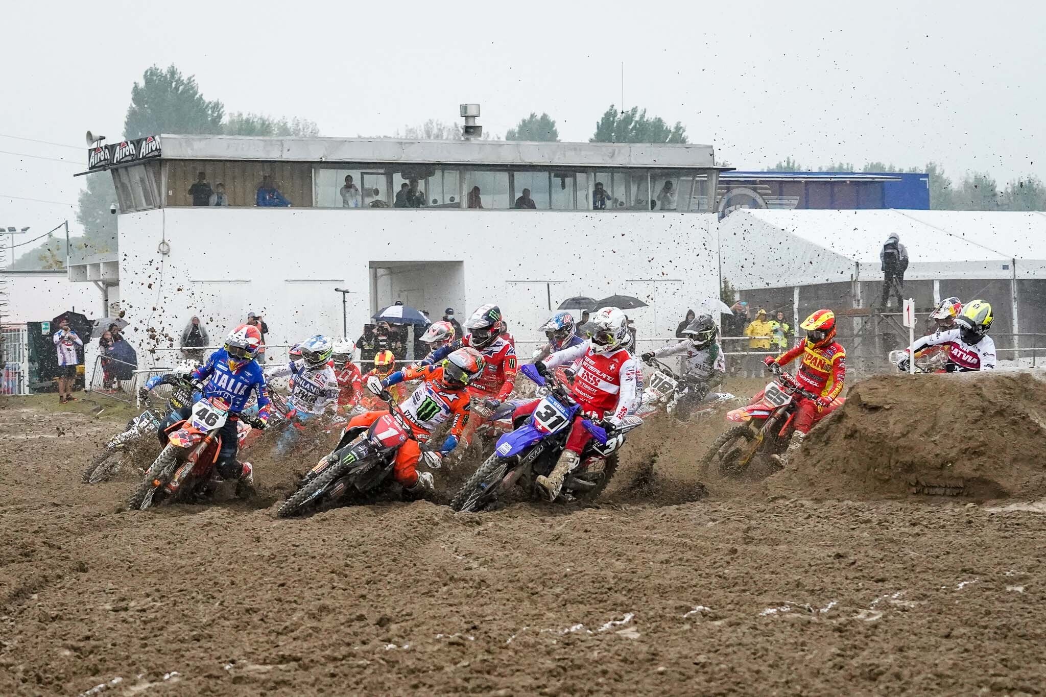 MXdN: gara uno a Olsen, Francia al comando