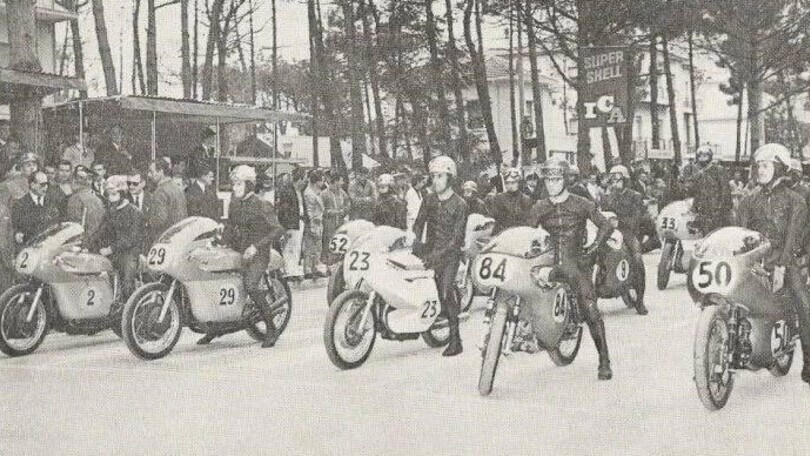 Mototemporada, a Cervia intitolate vie ai grandi campioni