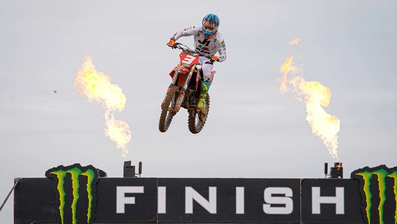 EMX125 di Spagna: Lata sfortunato ma ancora tabella rossa