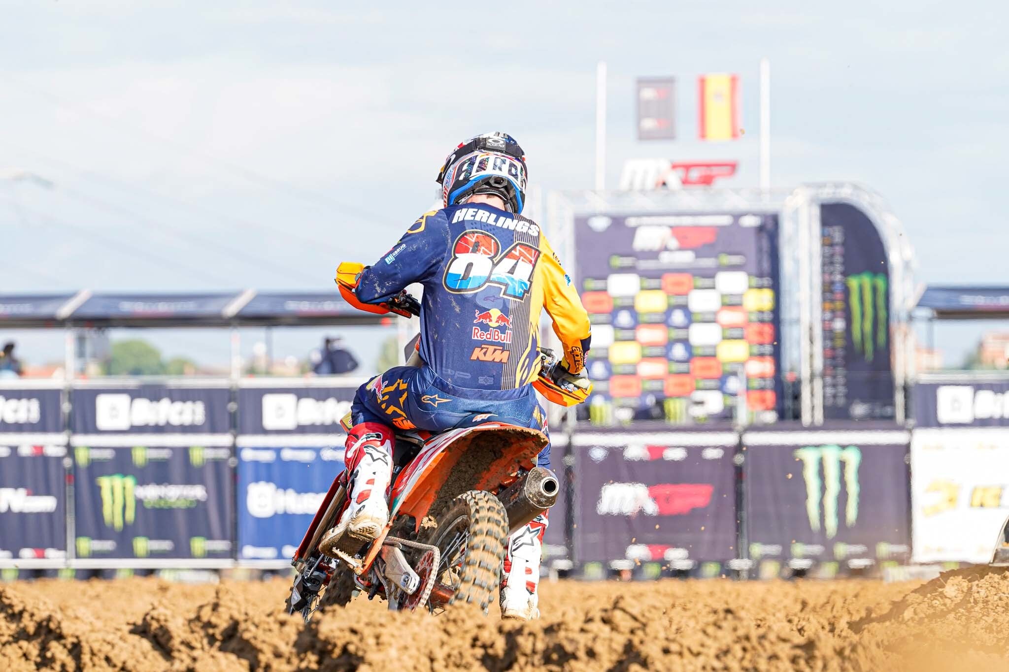 MXGP: pole position a Herlings in Spagna