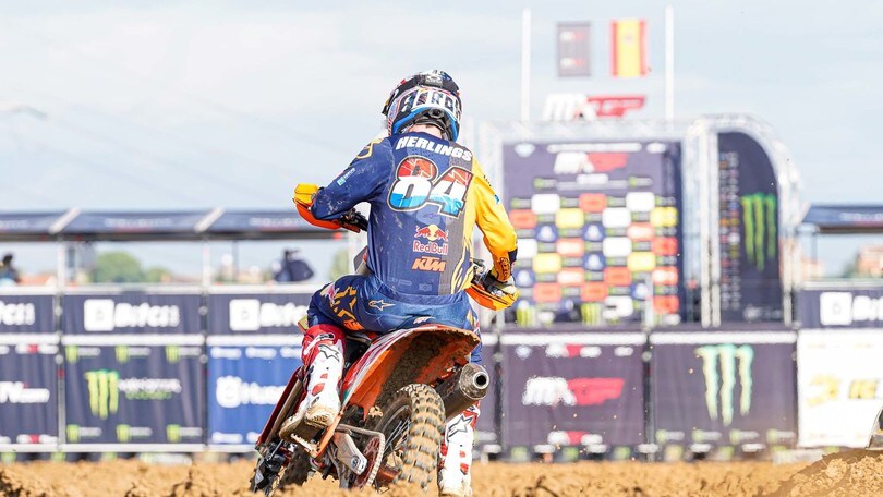MXGP: pole position a Herlings in Spagna