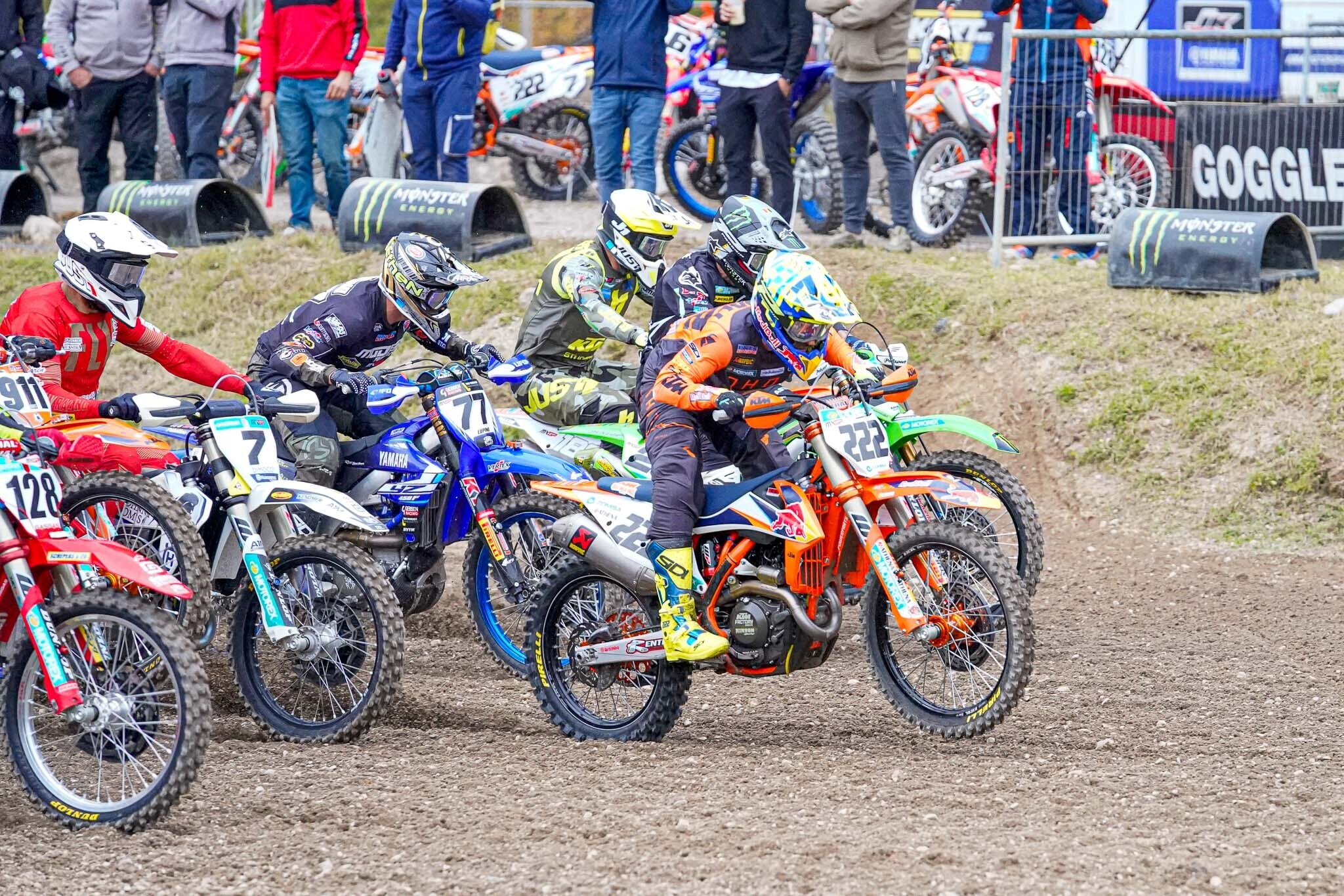 MXGP del Trentino: la corsa a tre continua