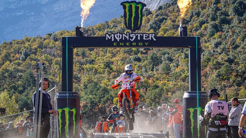 MXGP del Trentino: a Herlings e Vialle le prime manche, Cairoli out