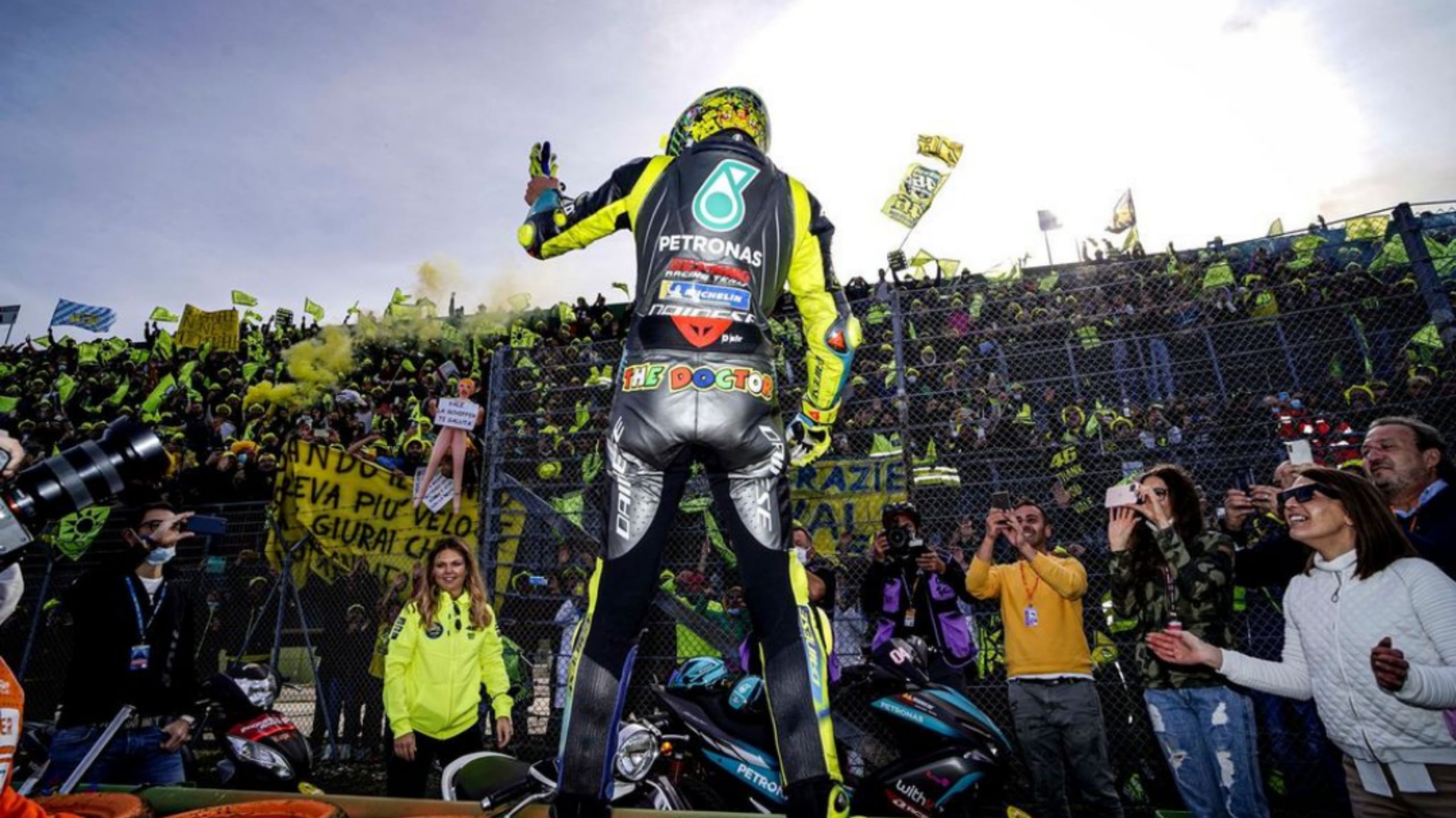MotoGP: Valentino Rossi saluta la marea gialla a Misano