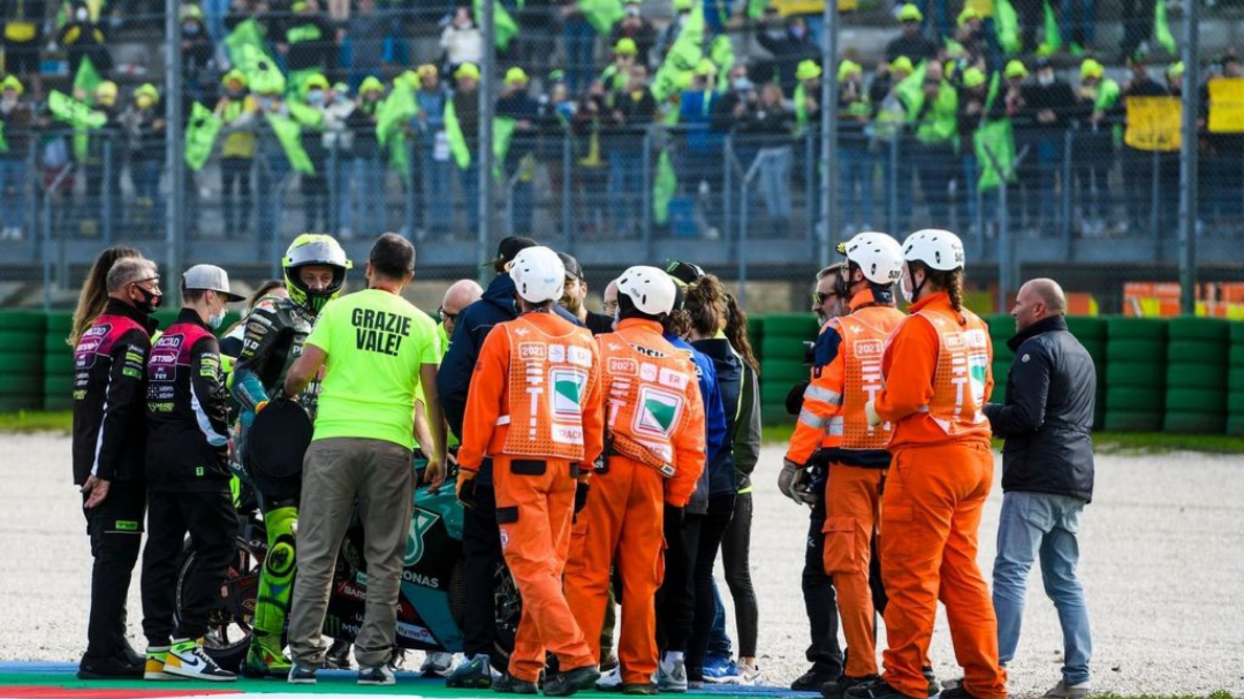 MotoGP: Valentino Rossi saluta la marea gialla a Misano