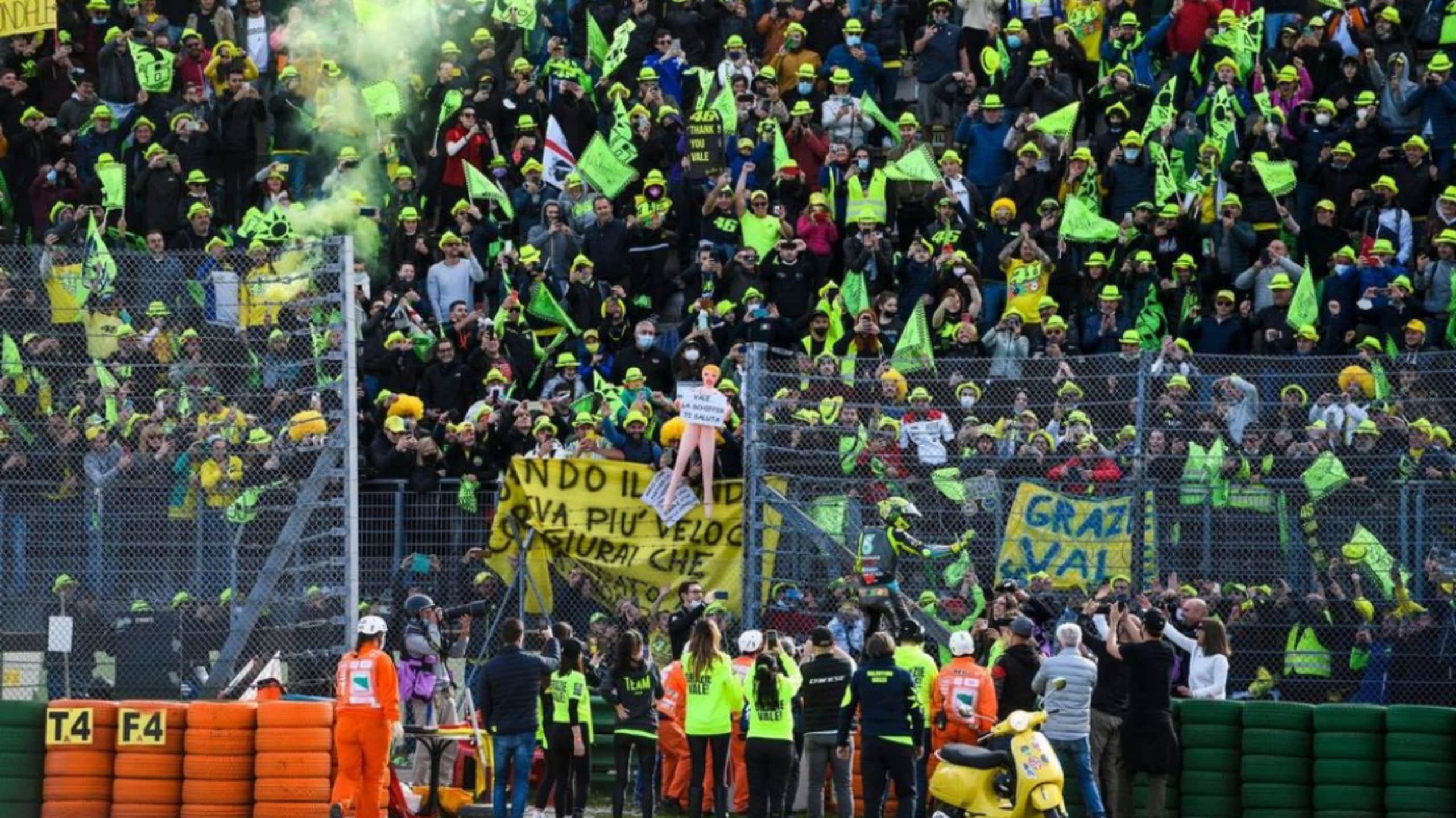 MotoGP: Valentino Rossi saluta la marea gialla a Misano