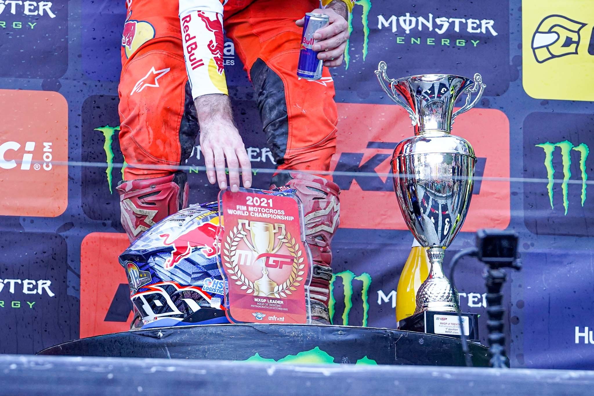 MXGP del Trentino: Herlings trionfa e va in fuga, giornata nera per Cairoli