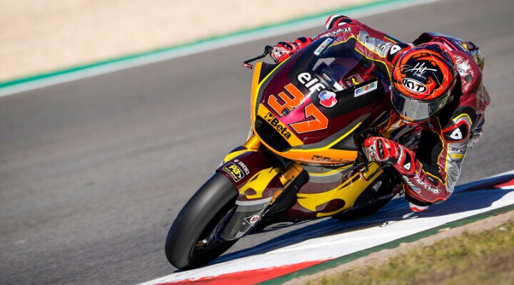 Moto2 GP Valencia: Augusto Fernandez guida le Libere 1 con pista bagnata