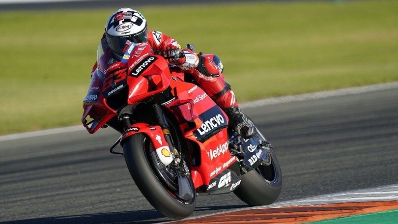 MotoGP Valencia, LIVE: c'è la firma di Bagnaia sull'ultimo GP della stagione