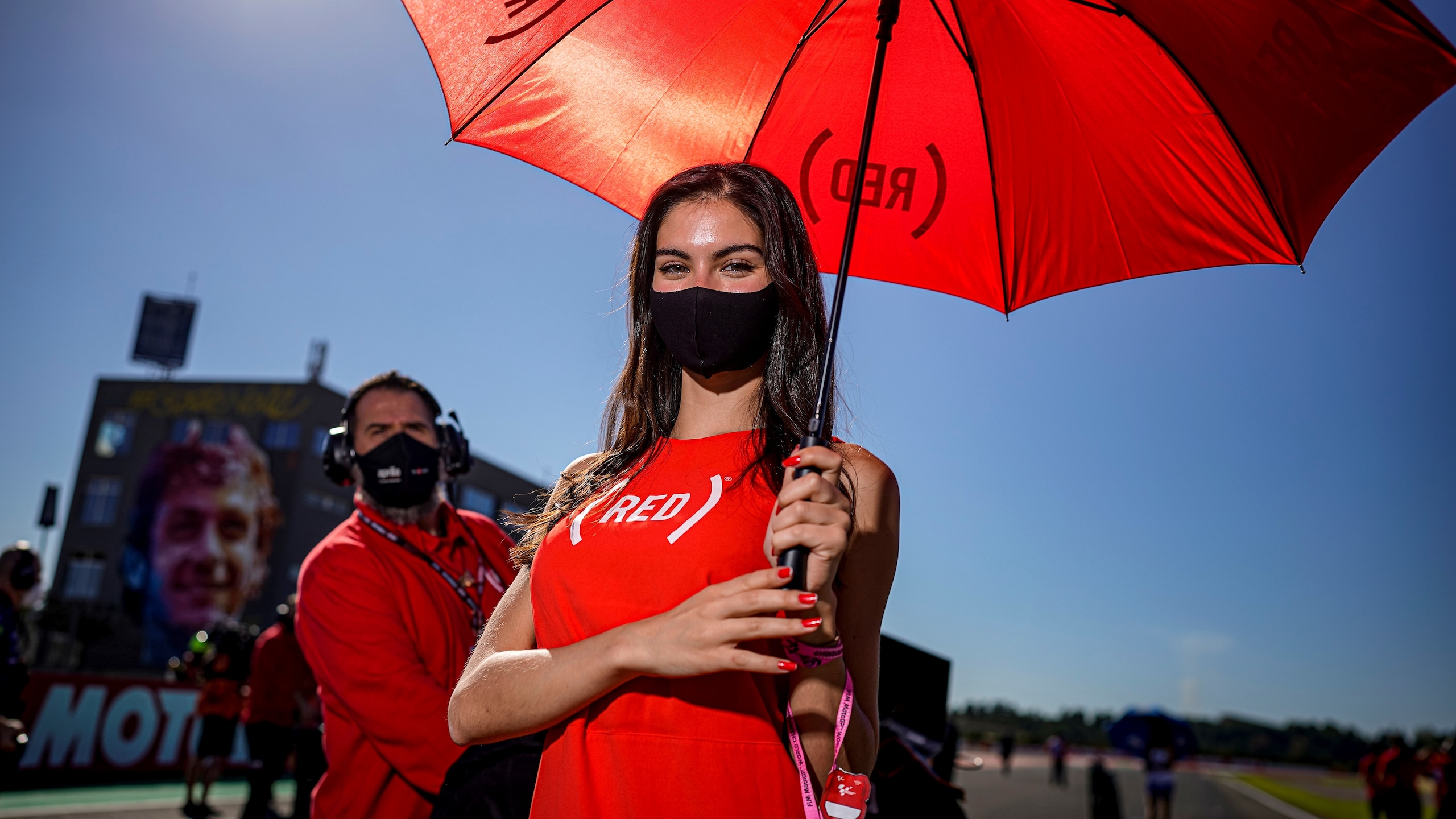 MotoGP Valencia: le ombrelline salutano la stagione 2021