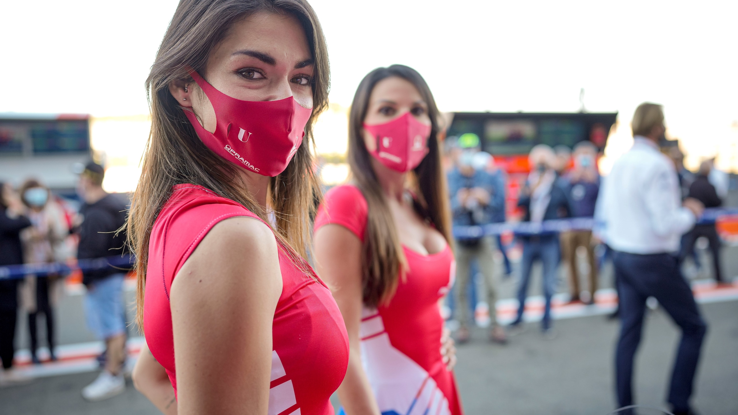 MotoGP Valencia: le ombrelline salutano la stagione 2021