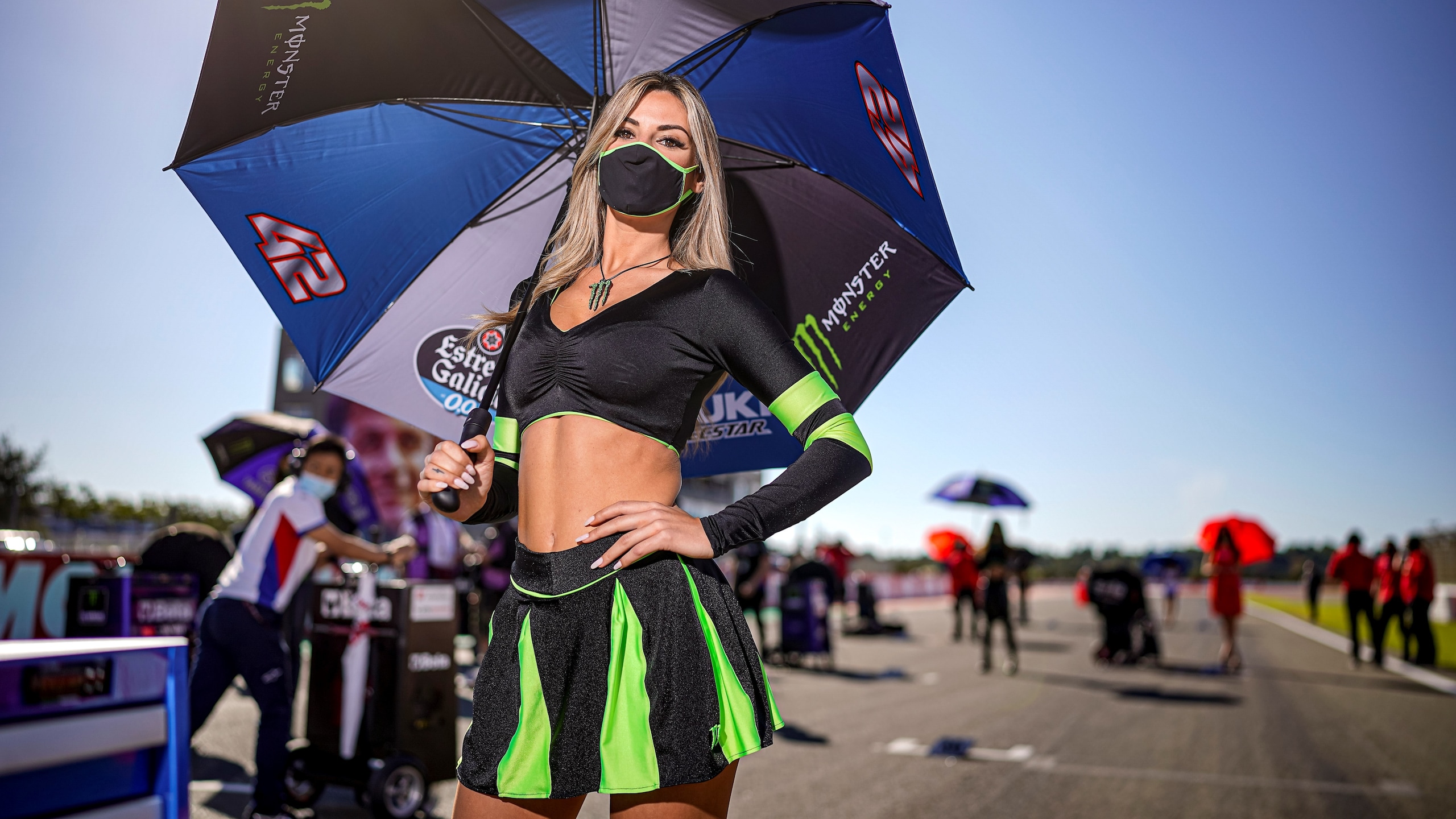 MotoGP Valencia: le ombrelline salutano la stagione 2021