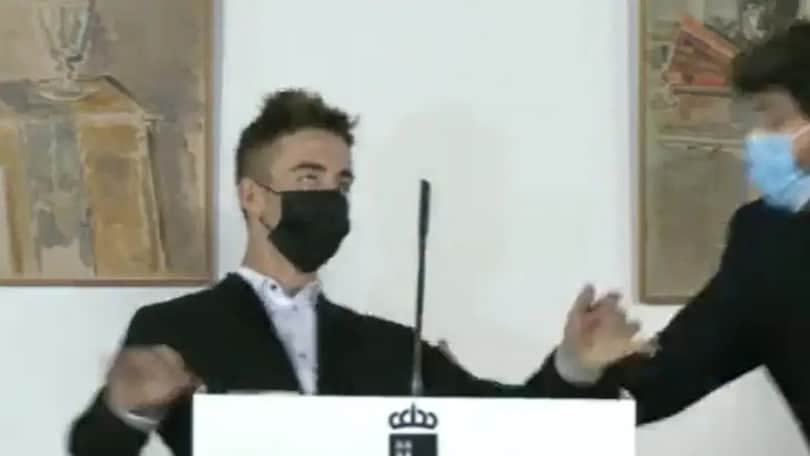 Moto3, a scare for Acosta: Pedro feels faint during a ceremony