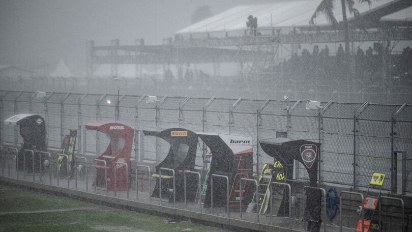 SBK Indonesia: diluvio a Mandalika, rinviata la partenza di Gara 1