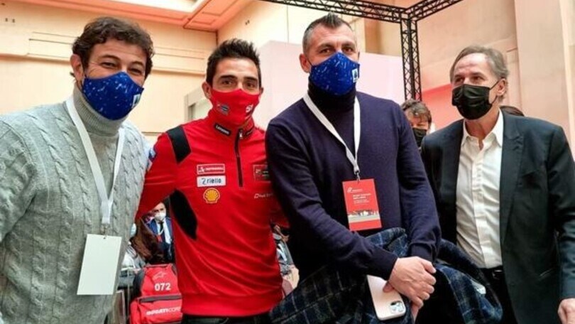 Ferrara, Vieri e Baresi: Michele Pirro incontra gli idoli del calcio