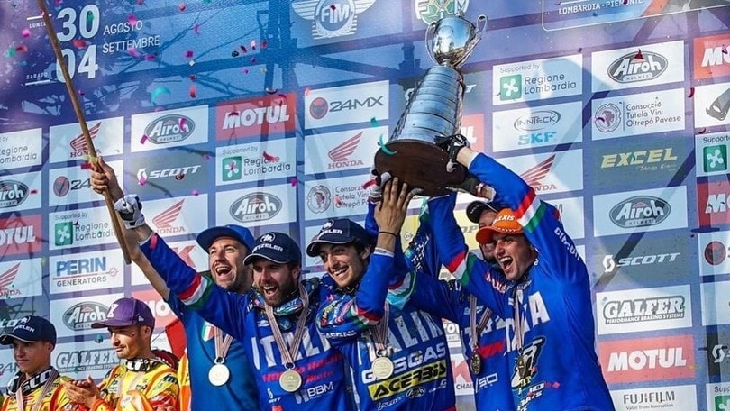 I vincitori della Sei Giorni Enduro sul palco dei Caschi d'Oro 2021