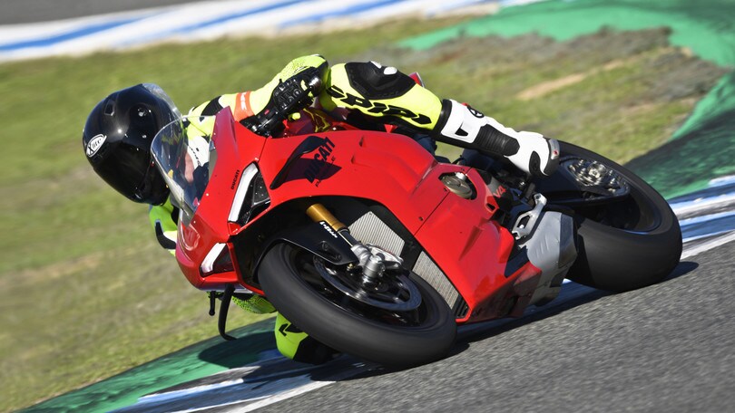 The Test: Ducati Panigale V4 S, una belva più... guidabile