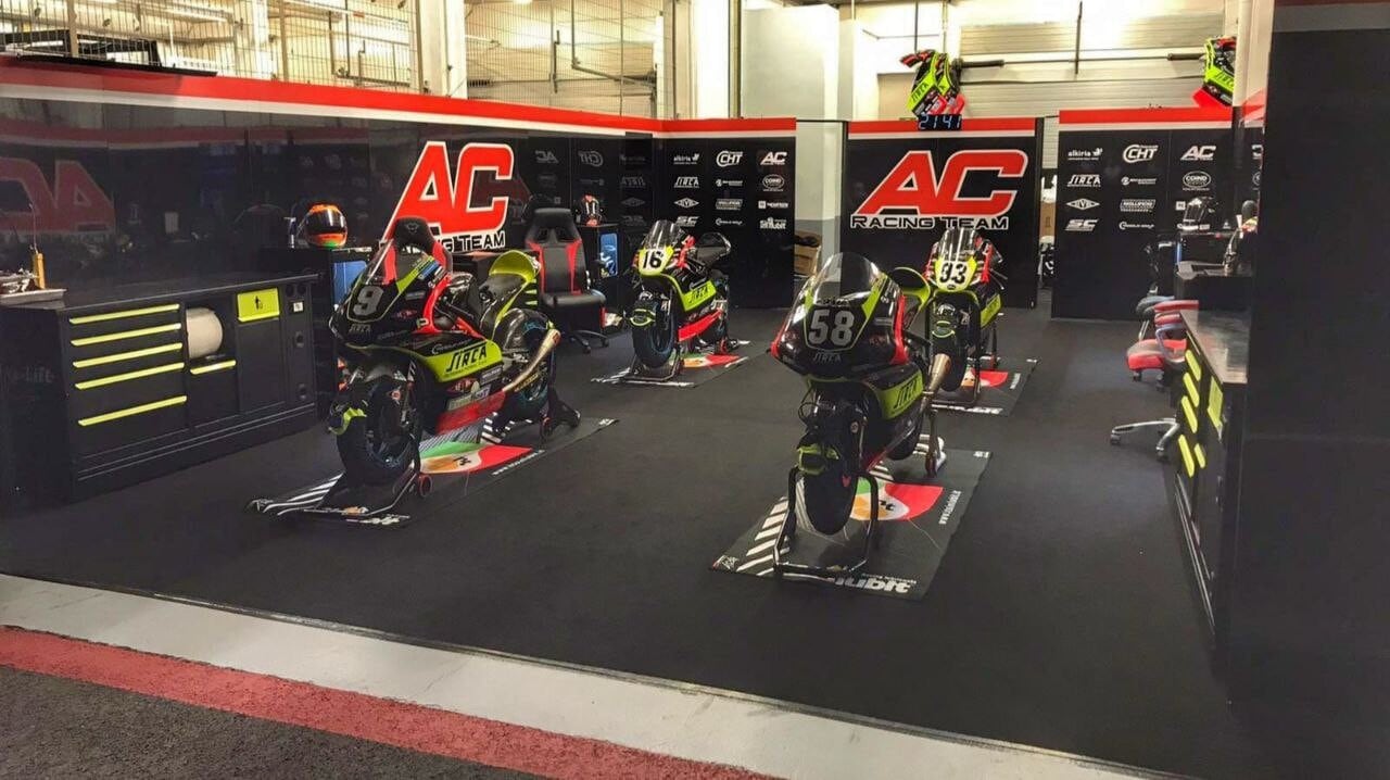 AC Racing Team scalda i motori: dieci moto in pista nel 2022