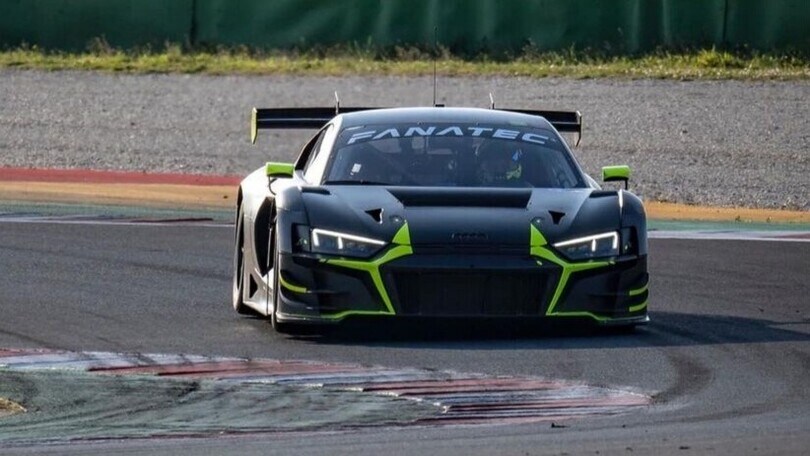 GT, Valentino Rossi non si ferma più: in pista anche a Imola