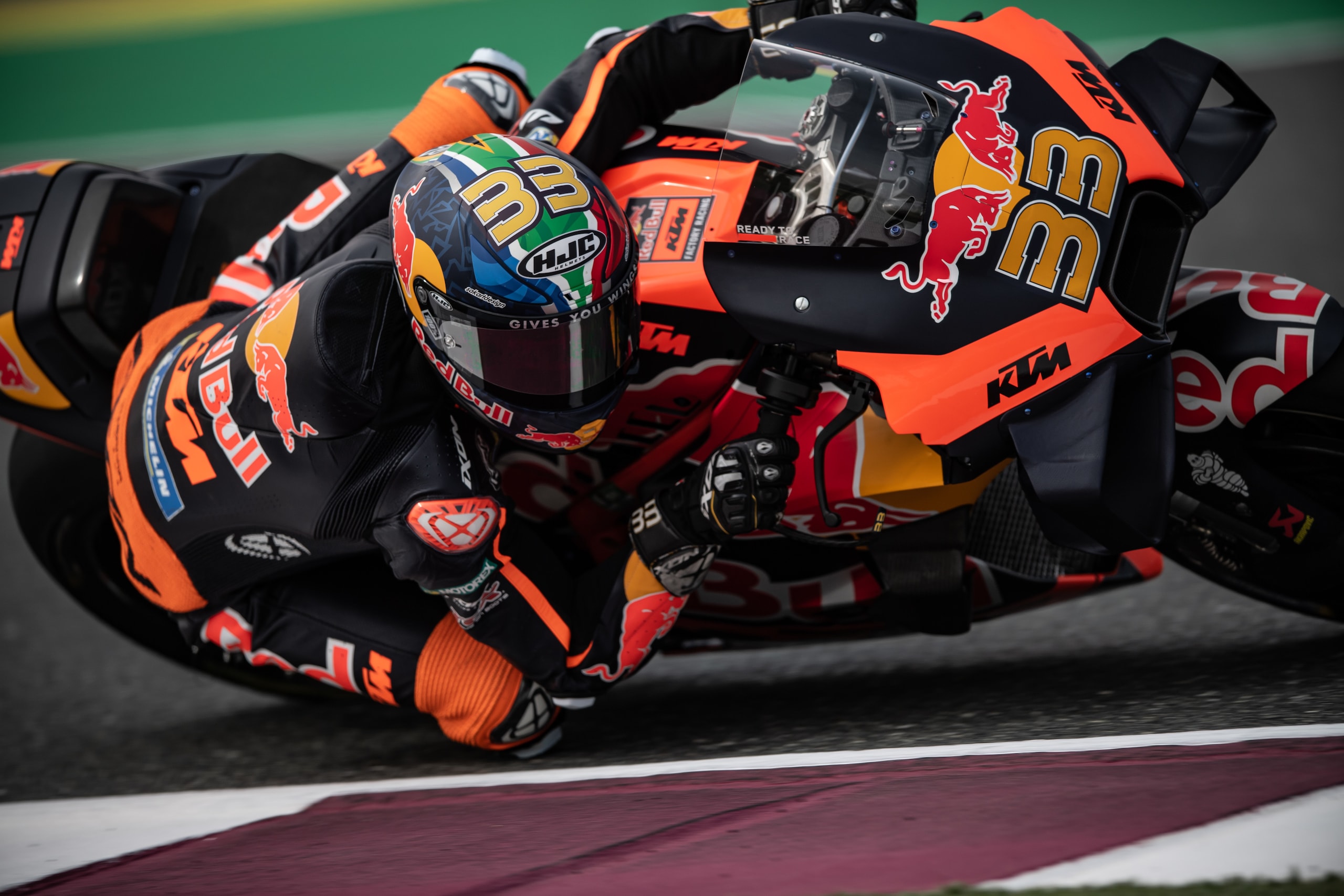 MotoGP Qatar, FP1: Brad Binder sorprende tutti