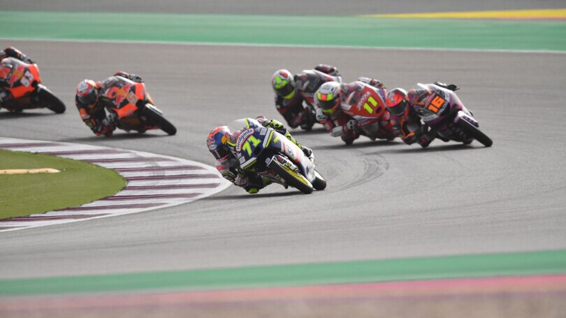 GP Qatar: le immagini live della gara della Moto3