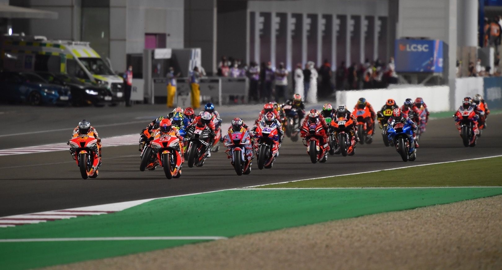 MotoGP Qatar: Gli scatti "live" della gara della master class