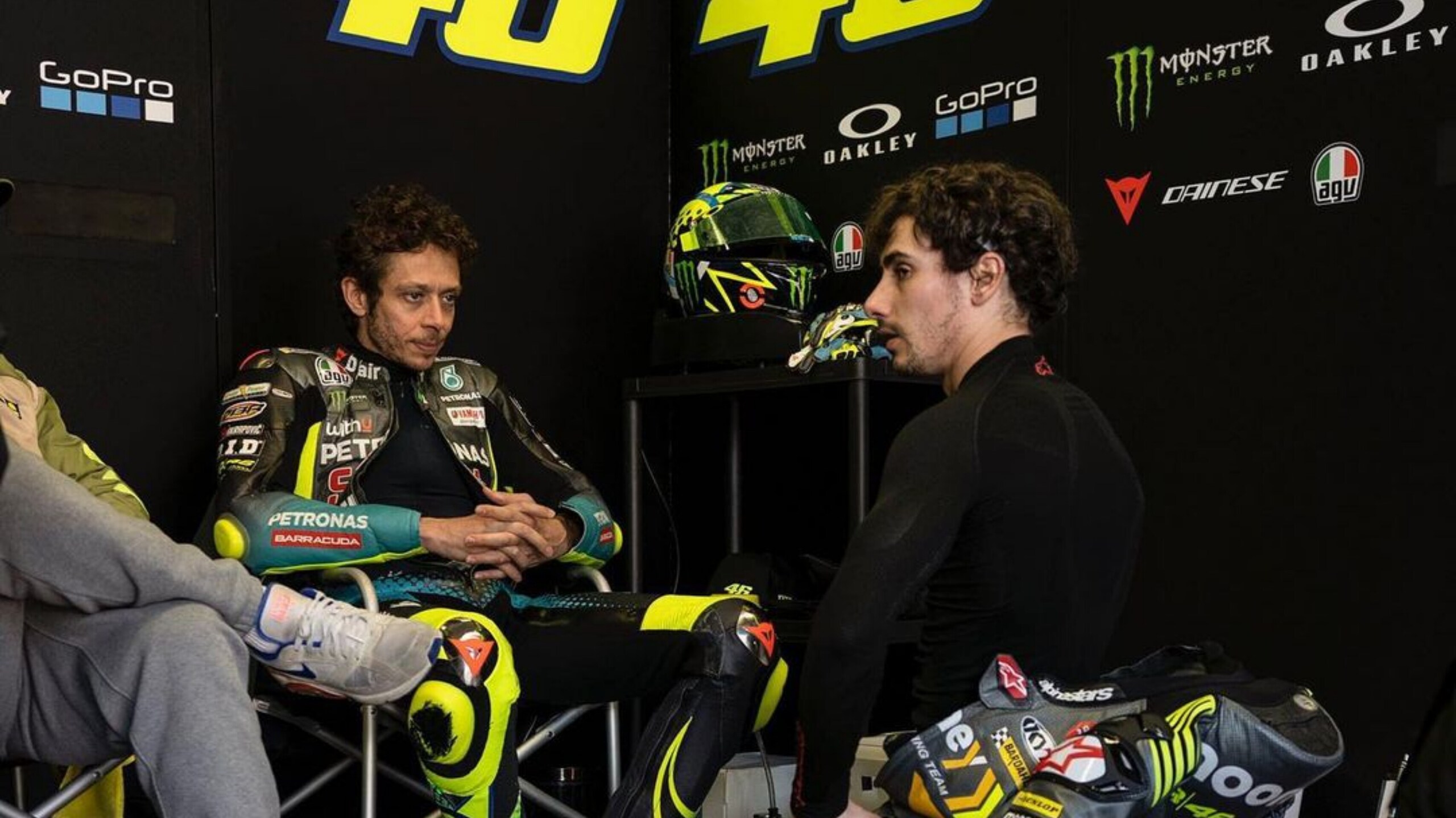Valentino Rossi non dimentica il primo amore e ritorna in sella