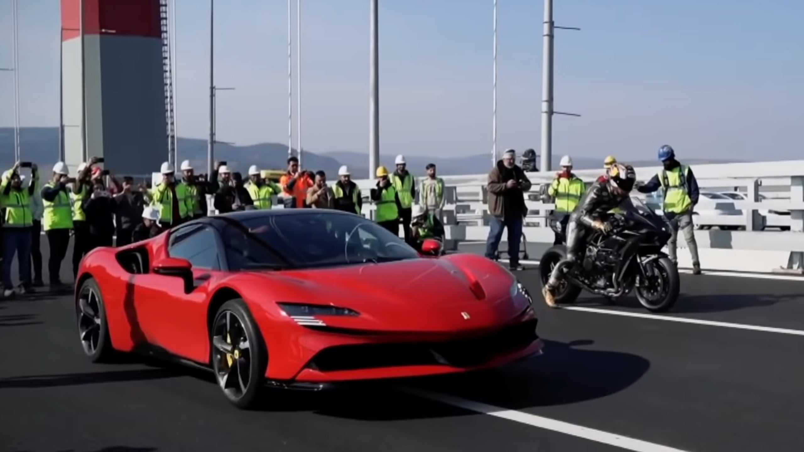 Kenan Sofuoglu e Toprak Razgatlioglu, sul ponte a 400 Km/h