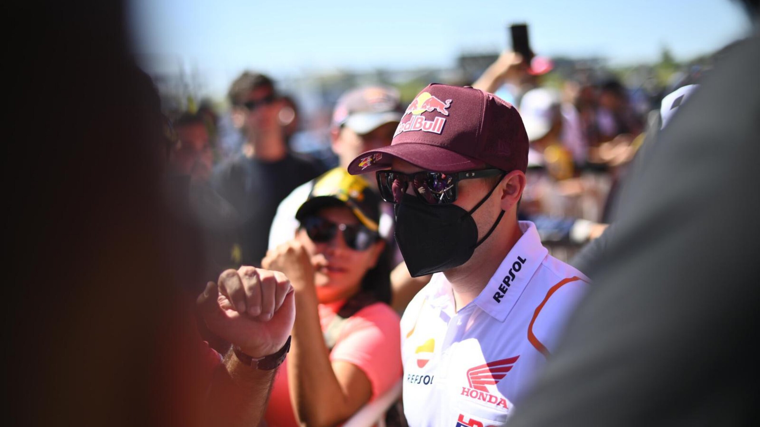 Le immagini del bagno di folla per i piloti MotoGP in Argentina