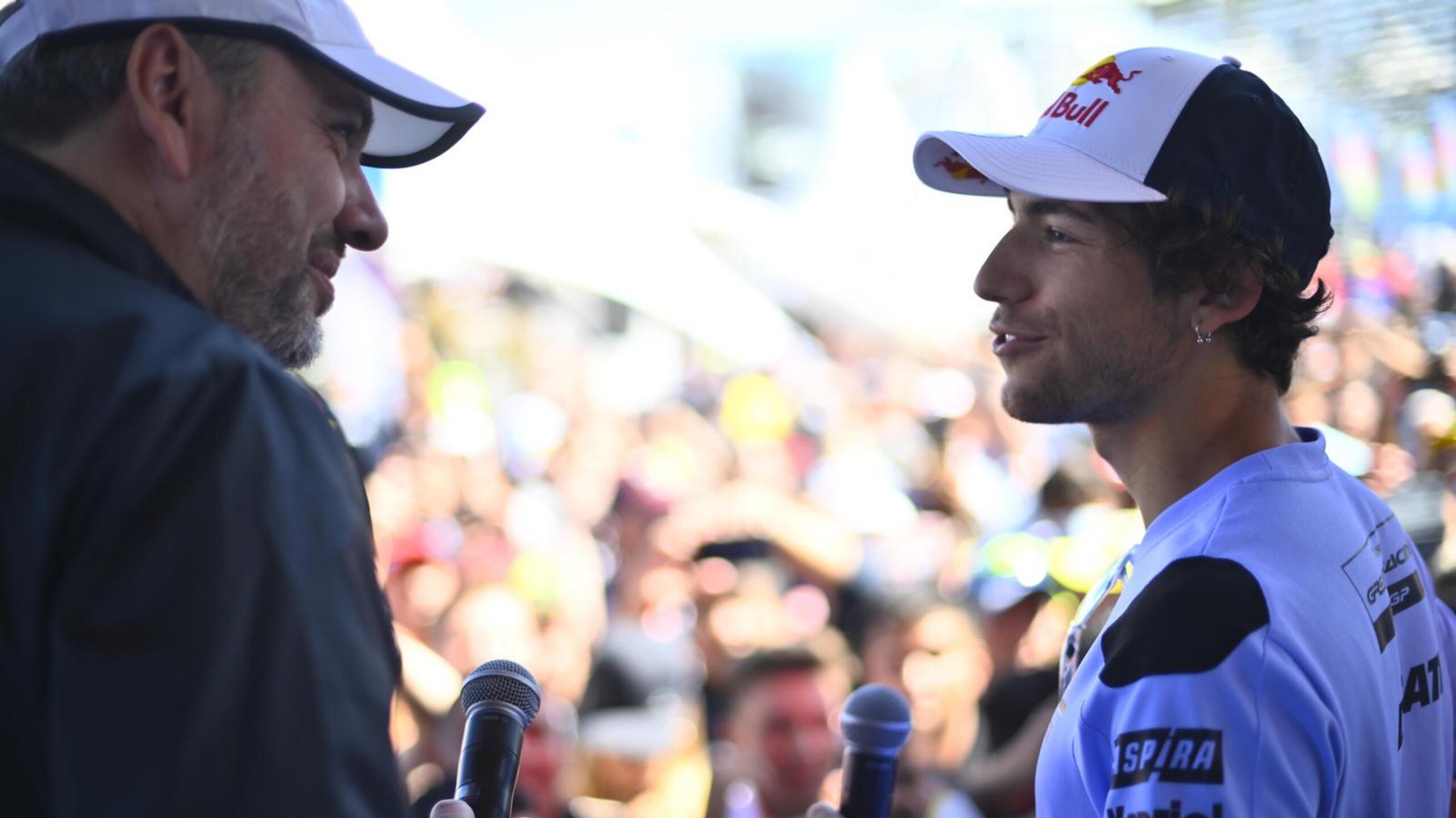 Le immagini del bagno di folla per i piloti MotoGP in Argentina